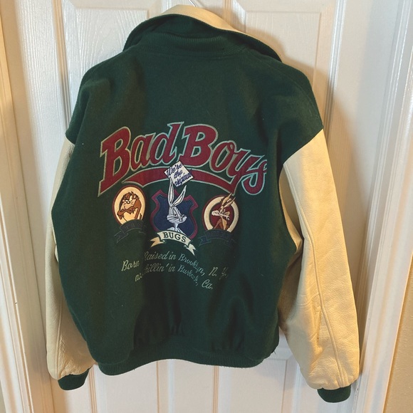 Acme clothing Looney Tunes bomber jacket size Large. Excellent condition
